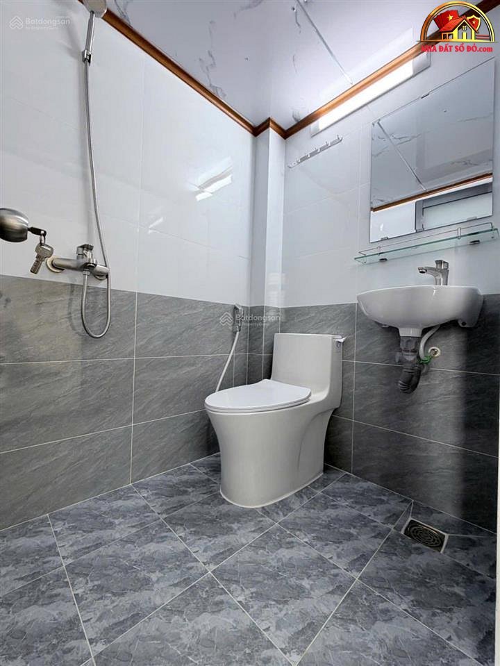 Bán nhà đất Đường Bờ Bao Tân Thắng – Phường cũ Sơn Kỳ – Quận Tân Phú – Phường mới Tân Sơn Nhì – Thành phố Hồ Chí Minh Diện tích 77 m2 Giá 9.6 tỷ