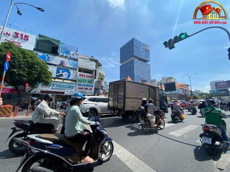 Bán nhà đất Đường Phan Đăng Lưu – Phường cũ 5 Quận Phú Nhuận – Phường mới 5 – Thành phố Hồ Chí Minh Diện tích 570 m2 – Giá 75 tỷ
