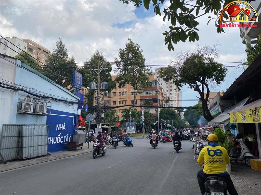 Tân Bình gấp bán nhà 2 tầng đường Bàu Cát – Phường 11 – Quận Tân Bình – Thành phố Hồ Chí Minh diện tích 21 m2 giá 2.3 tỷ