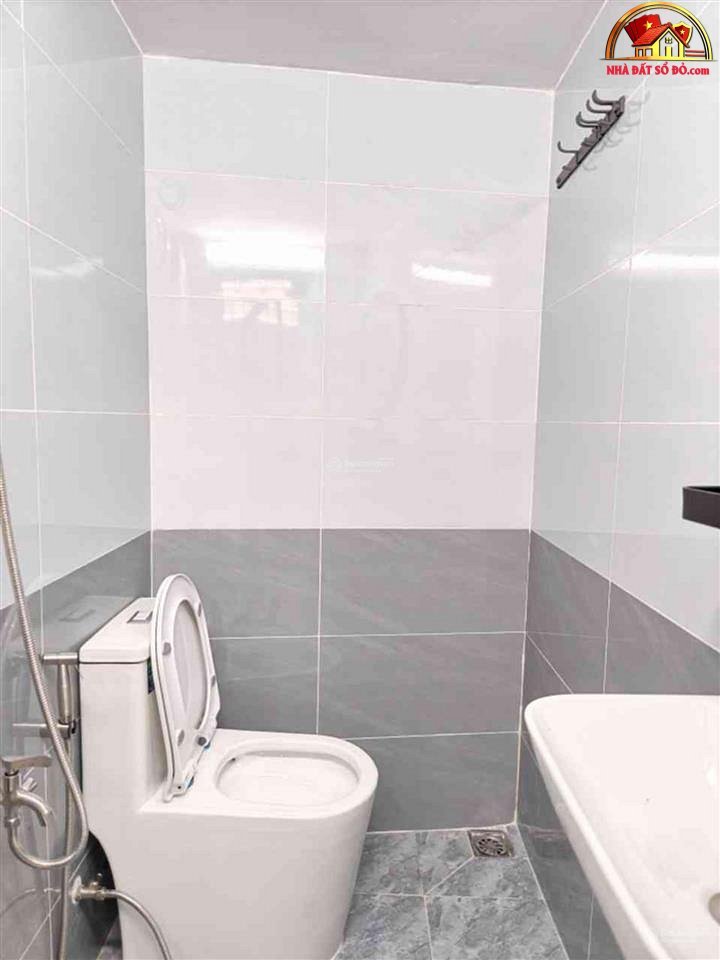 Lạc Long Quân – Nhà đẹp ở ngay – 3 tầng BTCT – nhỉnh 4 tỷ – diện tích 24 m2 – Bán nhà đất Đường Lạc Long Quân – Phường cũ 10 Quận Tân Bình – Phường mới 10 – Thành phố Hồ Chí Minh