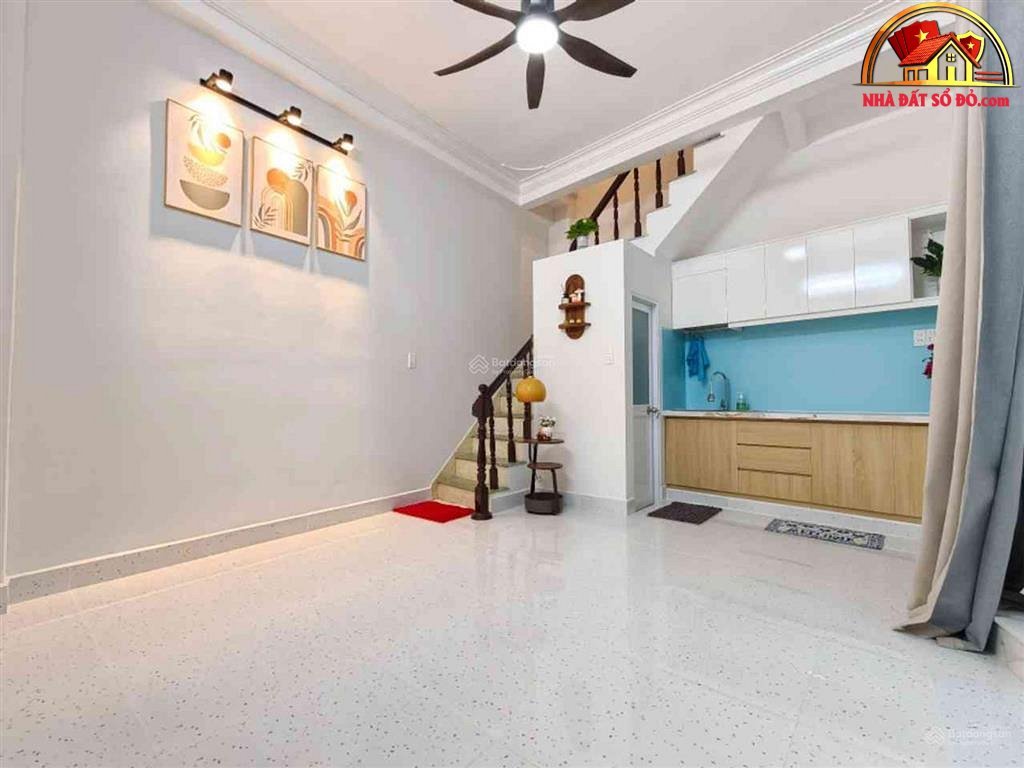 Lạc Long Quân – Nhà đẹp ở ngay – 3 tầng BTCT – nhỉnh 4 tỷ – diện tích 24 m2 – Bán nhà đất Đường Lạc Long Quân – Phường cũ 10 Quận Tân Bình – Phường mới 10 – Thành phố Hồ Chí Minh