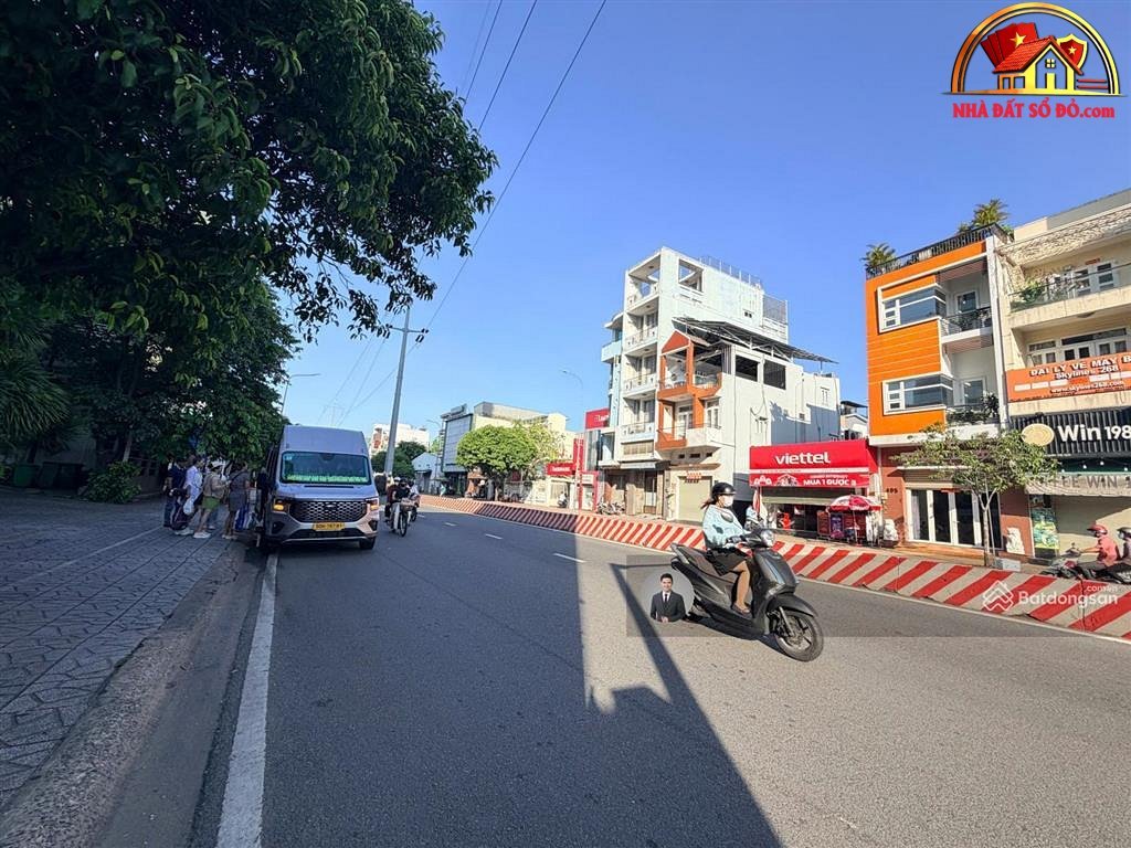 Bán nhà đất Đường Lạc Long Quân – Phường cũ 5 Quận 11 – Phường mới 5 – Thành phố Hồ Chí Minh Diện tích 78 m2 – Giá 26.8 tỷ