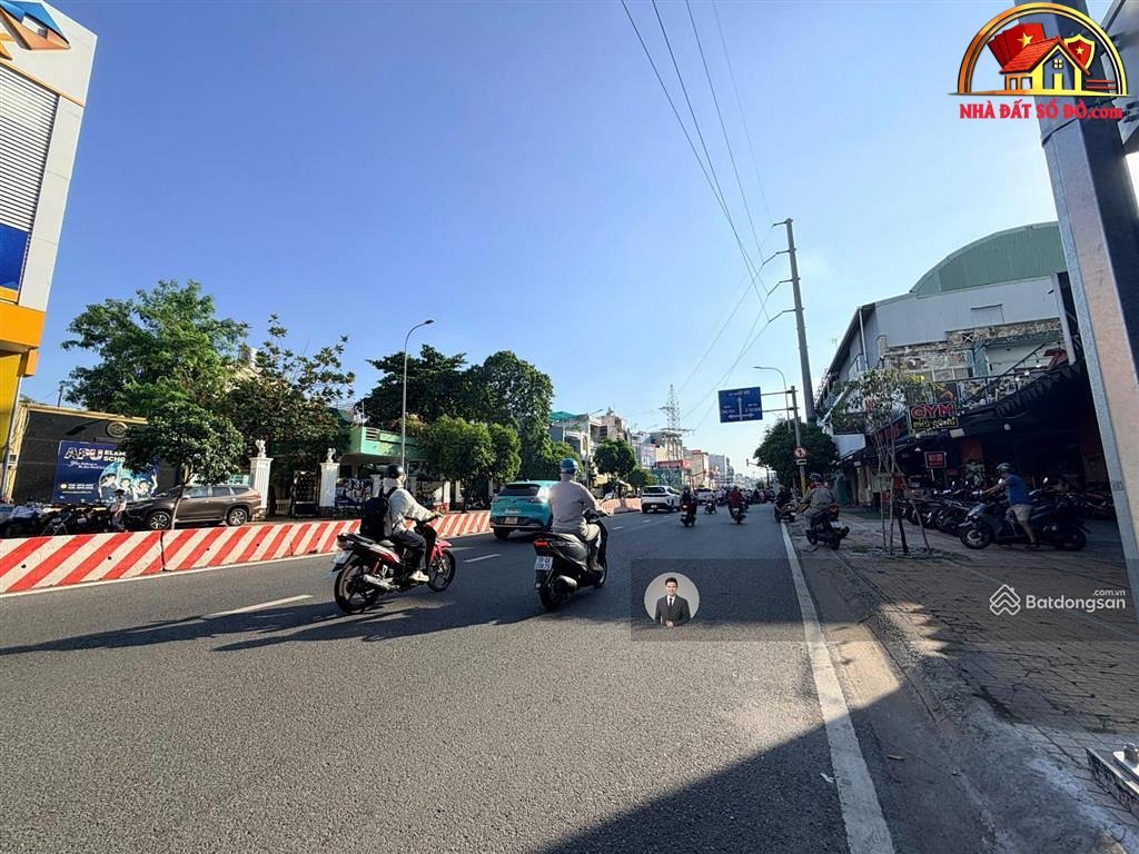 Bán nhà đất Đường Lạc Long Quân – Phường cũ 5 Quận 11 – Phường mới 5 – Thành phố Hồ Chí Minh Diện tích 78 m2 – Giá 26.8 tỷ