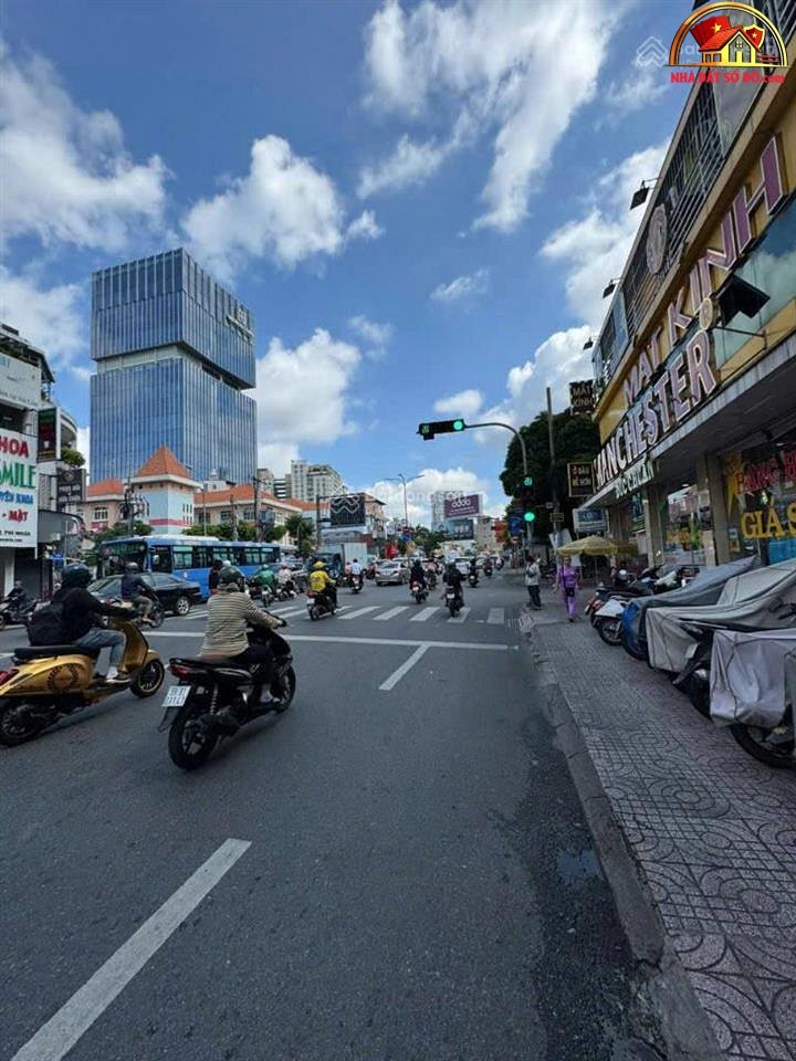 Bán nhà đất Đường Phan Đăng Lưu – Phường cũ 7 Quận Phú Nhuận – Phường mới 7 – Thành phố Hồ Chí Minh 200 m2 35 tỷ