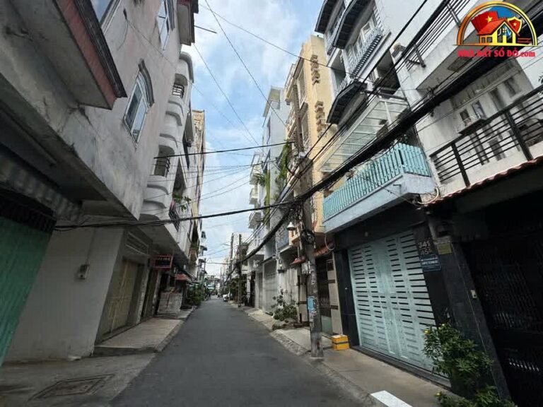 Bán nhà đất Đường Lạc Long Quân – Phường cũ Không xác định – Quận 11 – Phường mới Không xác định – Thành phố Hồ Chí Minh Diện tích 18.9 m2 – Giá thỏa thuận