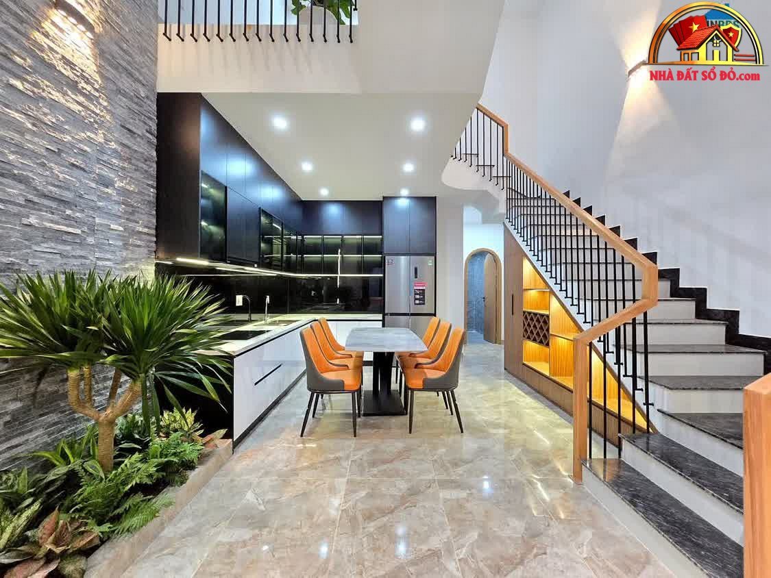 Nhà 1 Trệt 2 Lầu Mới Xây Đẹp Tại Đường Nguyễn Triệu Luật – Phường cũ Tân Tạo Quận Bình Tân – Phường mới Tân Tạo – Thành phố Hồ Chí Minh Diện Tích: 120m² Giá: 5.7 tỷ