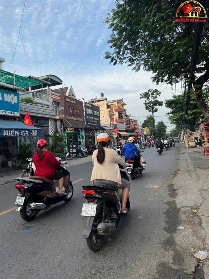Cần bán nhà đất mặt tiền đường Nguyễn Văn Quá – Phường cũ Đông Hưng Thuận Quận 12 – Phường mới Đông Hưng Thuận – Thành phố Hồ Chí Minh – Diện tích 114m2 – Giá 12.9 tỷ