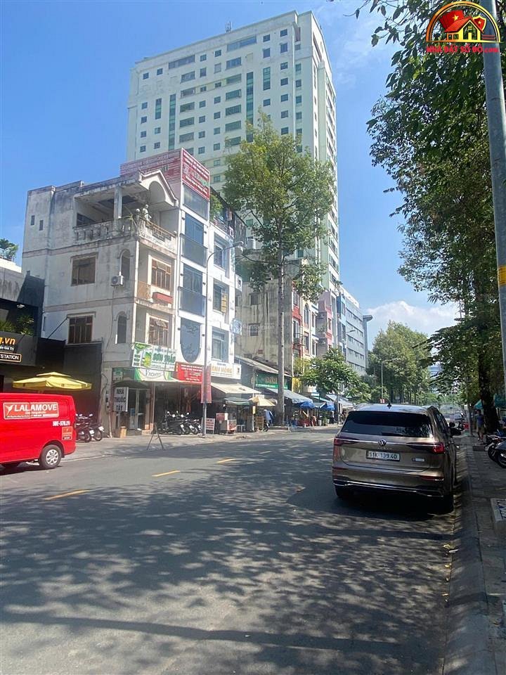 Bán nhà đất Đường Lạc Long Quân – Phường cũ 5 Quận 11 – Phường mới 5 – Thành phố Hồ Chí Minh Diện tích 493 m2 giá 61 tỷ