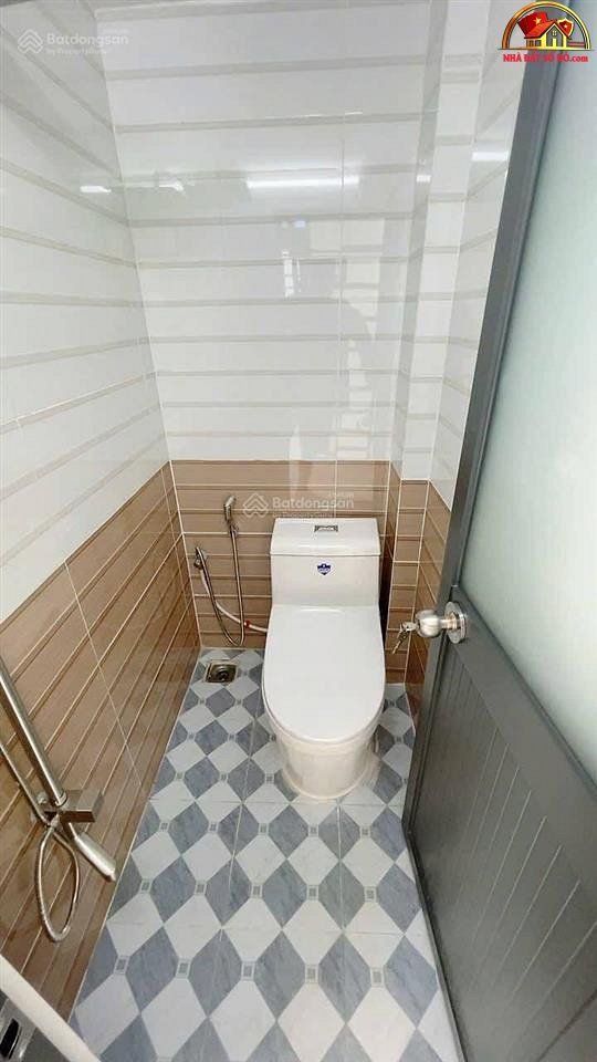 Bán nhà đất Đường Lạc Long Quân – Phường cũ 9 Quận Tân Bình – Phường mới 9 – Thành phố Hồ Chí Minh Diện tích 13 m2 – Giá 3.2 tỷ