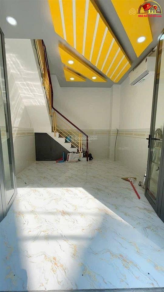 Bán nhà đất Đường Lạc Long Quân – Phường cũ 9 Quận Tân Bình – Phường mới 9 – Thành phố Hồ Chí Minh Diện tích 13 m2 – Giá 3.2 tỷ