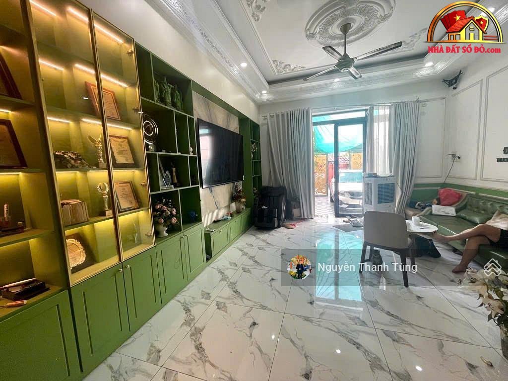Nhà 4 tầng thang máy khu VIP đường Nguyễn Ảnh Thủ – Phường cũ Tân Chánh Hiệp Quận 12 – Phường mới Tân Chánh Hiệp – Thành phố Hồ Chí Minh Diện tích 135 m2 – Giá 9.7 tỷ