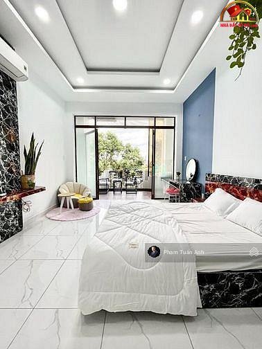 Cần bán gấp tòa nhà căn hộ dịch vụ Đường Bàu Cát – Phường cũ 14 Quận Tân Bình – Phường mới 14 – Thành phố Hồ Chí Minh diện tích 100 m2 giá 20 tỷ