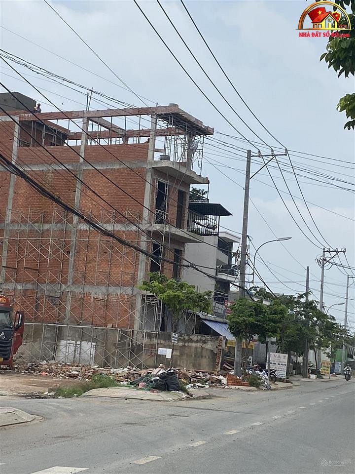 Nhà cấp 4 mặt tiền đường Hồ Văn Long – Phường cũ Tân Tạo Quận Bình Tân – Phường mới Tân Tạo – Thành phố Hồ Chí Minh Diện tích: 68 m2 Giá: 6.3 tỷ