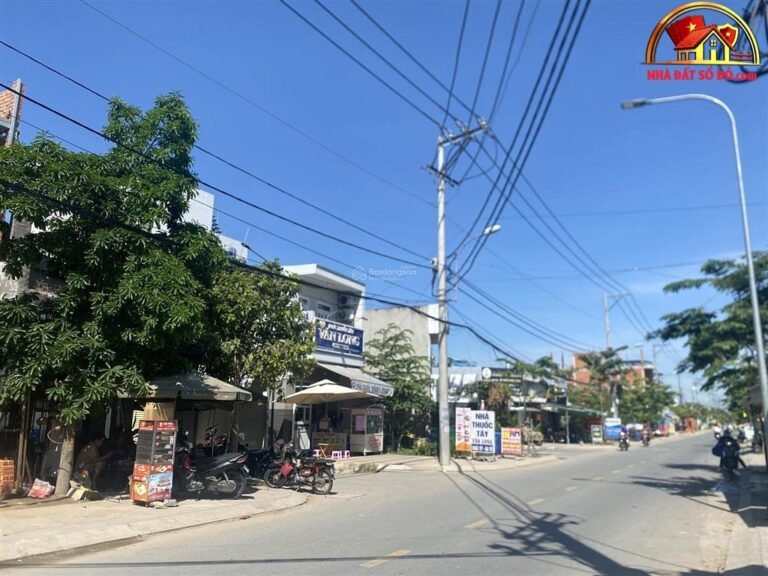 Nhà cấp 4 mặt tiền đường Hồ Văn Long – Phường cũ Tân Tạo Quận Bình Tân – Phường mới Tân Tạo – Thành phố Hồ Chí Minh Diện tích: 68 m2 Giá: 6.3 tỷ