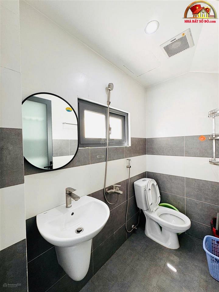 Cho thuê nhà đất Đường Lê Quang Định – Phường cũ Bình Thạnh – Phường mới Bình Thạnh – Thành phố Hồ Chí Minh Diện tích 24 m2 – Giá 5.9 triệu