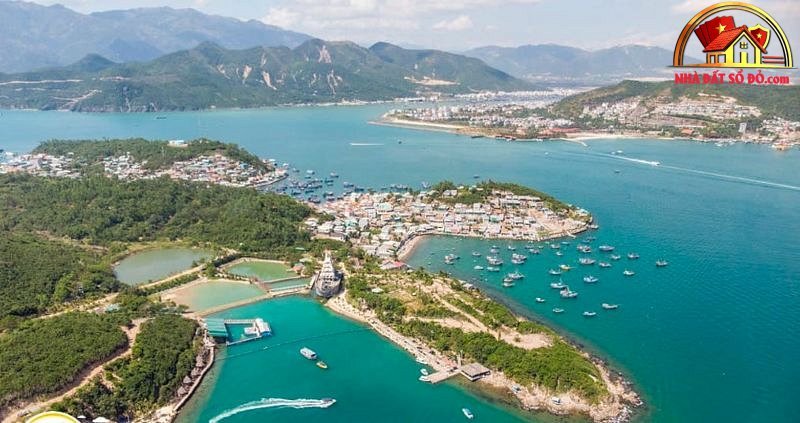 Khánh Hòa giao đất cho Vinpearl thực hiện dự án Khu phức hợp Mũi Cỏ - Bãi Rạn tại đảo Hòn Tre- Ảnh 1. Khánh Hòa giao đất cho Vinpearl thực hiện dự án Khu phức hợp Mũi Cỏ - Bãi Rạn tại đảo Hòn Tre- Ảnh 1.