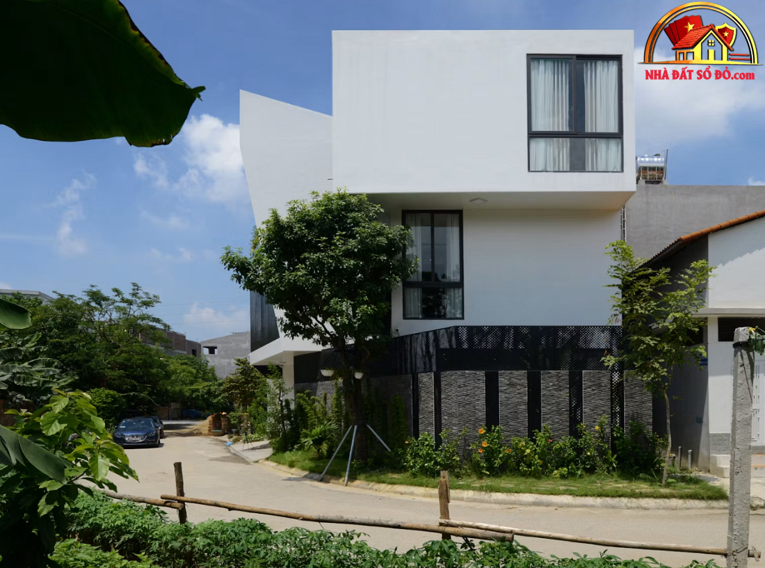 Vuông hóa góc xéo: Lời giải cho nhà phố trên đất phi đối xứng tại Bắc Giang- Ảnh 1. Vuông hóa góc xéo: Lời giải cho nhà phố trên đất phi đối xứng tại Bắc Giang- Ảnh 1.