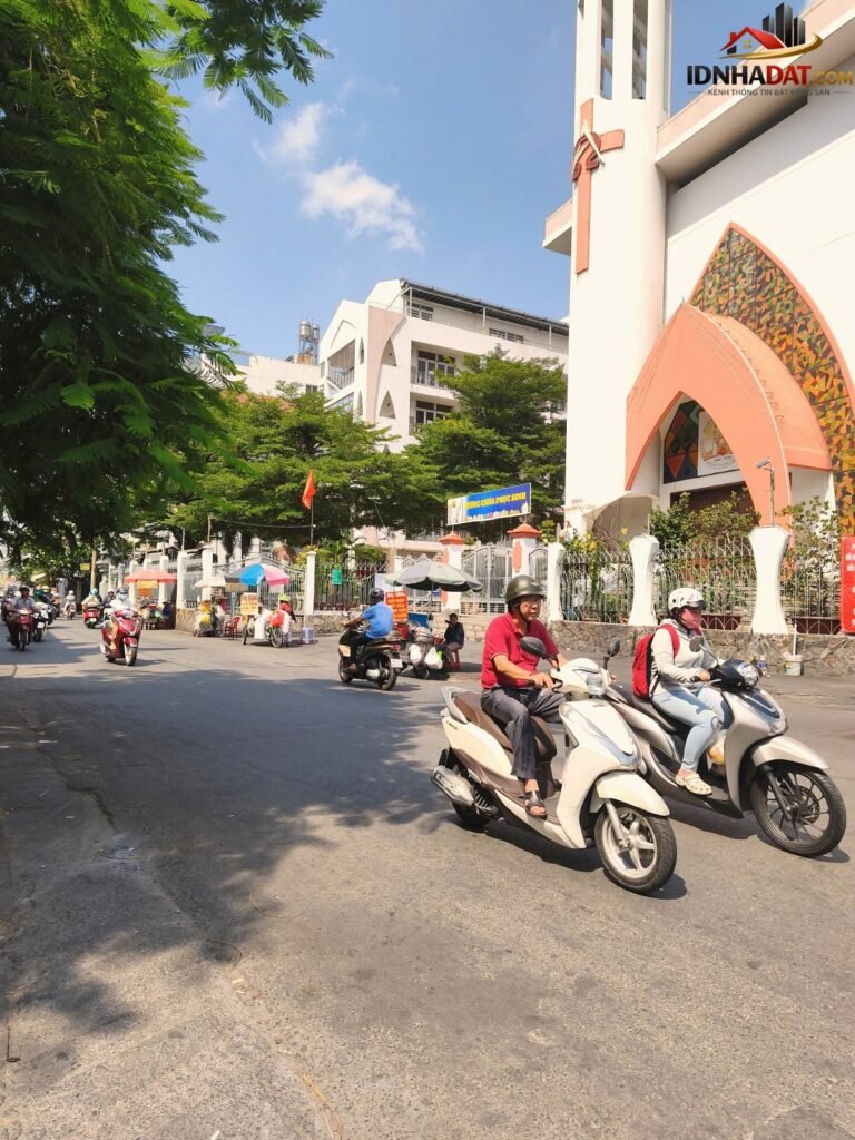 [Review Nhà Đất Sổ Đỏ] Bán nhà phố 3 tầng hẻm xe hơi Đường Thiên Phước, Quận 10, TP.HCM – Pháp lý rõ ràng, vị trí thuận lợi