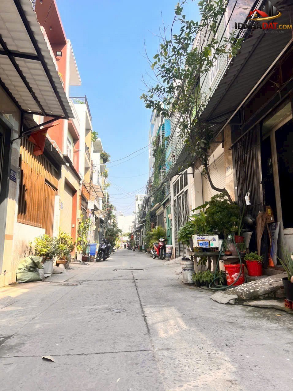 [Review Nhà Đất Sổ Đỏ] Nhà phố 2 tầng hẻm xe hơi 34m2 tại Đường Liên khu 4-5, Bình Hưng Hòa, TP.HCM - Pháp lý rõ ràng với sổ đỏ - Nhà Đất Sổ Đỏ - Ảnh 1