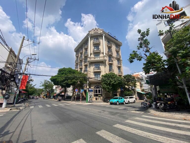 [Đánh Giá Bất Động Sản Sổ Đỏ] Toà nhà văn phòng kết hợp kinh doanh tại góc 2 mặt tiền Quận 7, TP Hồ Chí Minh