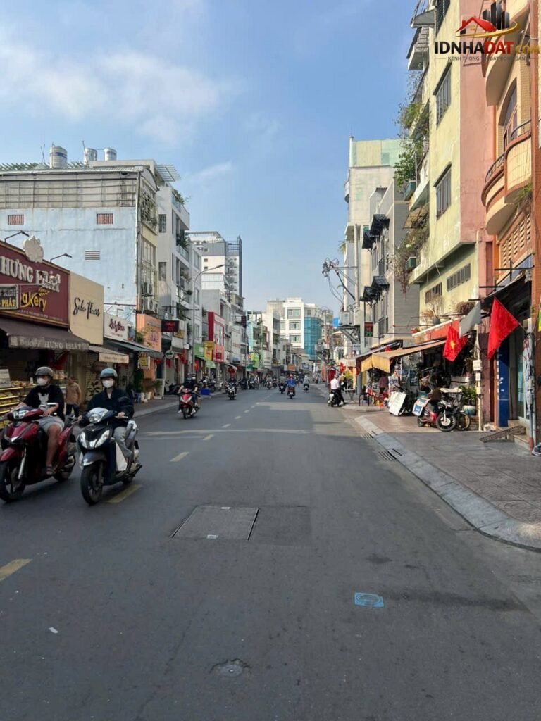 [Đánh Giá Bất Động Sản Sổ Đỏ] Nhà phố 75m2 Đường Đỗ Nhuận, Tân Sơn Nhì, Tân Phú – Vị trí kinh doanh thuận lợi, pháp lý sổ đỏ