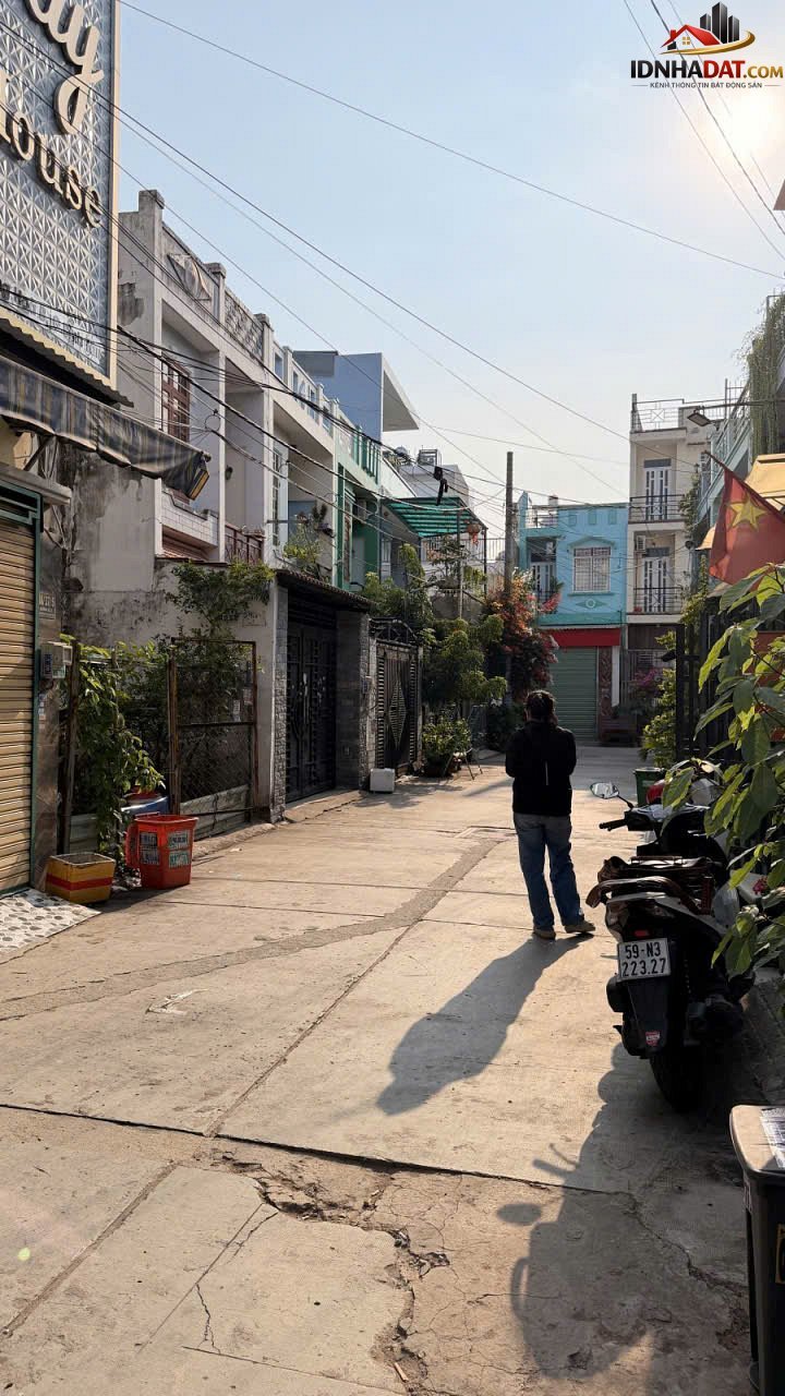 [Đánh Giá Bất Động Sản Sổ Đỏ] Nhà Mặt Phố Quận Tân Phú, TP Hồ Chí Minh – Vị Trí Đắc Địa, Pháp Lý Rõ Ràng