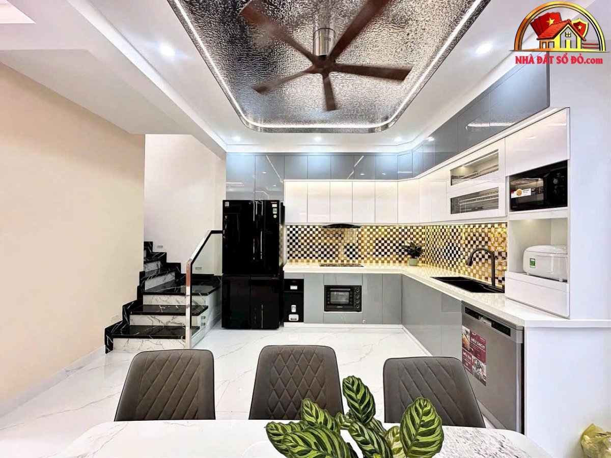 Nhà đẹp kiêu sa, khu đồng bộ hoàng quốc việt, nội thất đẳng cấp, chỉ hơn 14 tỷ – Bán nhà đất Đường Hoàng Quốc Việt – Phường cũ Phú Thuận Quận 7 – Phường mới Phú Thuận – Thành phố Hồ Chí Minh 63m2 14.2 tỷ