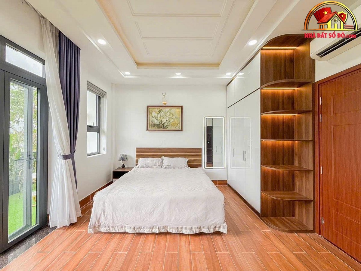 Nhà đẹp tân cổ điển, có thang máy, 4 tầng lung lin… – Bán nhà trong ngõ, hẻm Huyện Nhà Bè – TP Hồ Chí Minh giá 7 – 10 tỷ