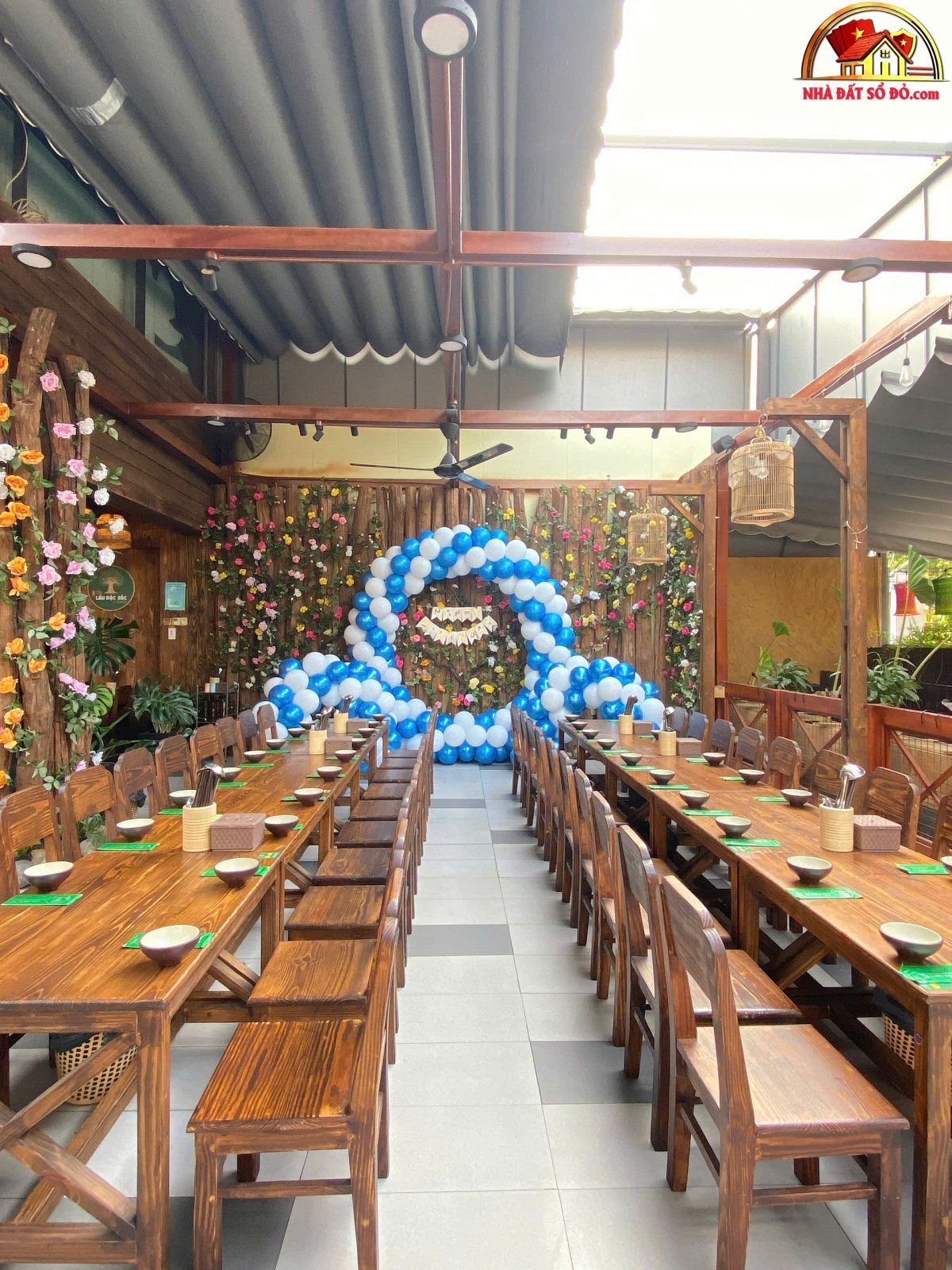 Sang nhượng quán hải sản Đường Trường Sơn – Phường cũ Hoà Hưng Quận 10 – Thành phố Hồ Chí Minh diện tích 1000m2 giá 1630000000