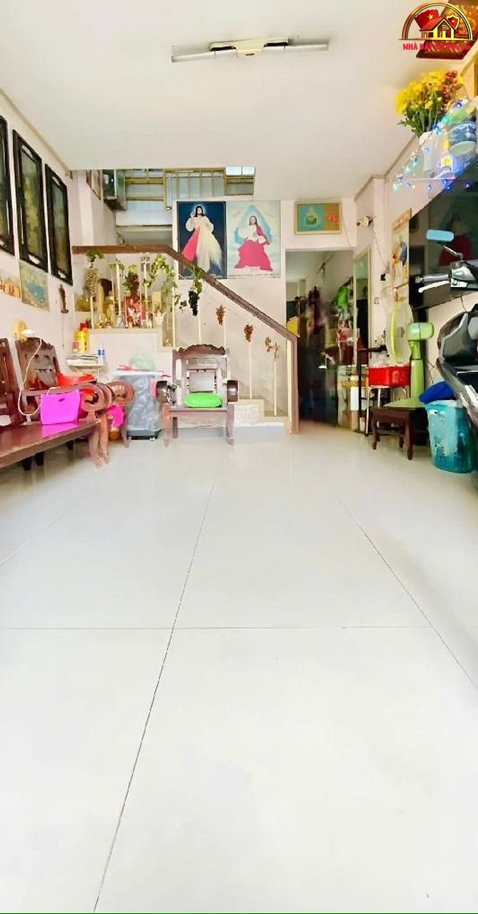 Nhà hẻm xe hơi Lạc Long Quân – Phường cũ 8 Quận Tân Bình – Phường mới 8 – Thành phố Hồ Chí Minh diện tích 35m2 giá 5.4 tỷ