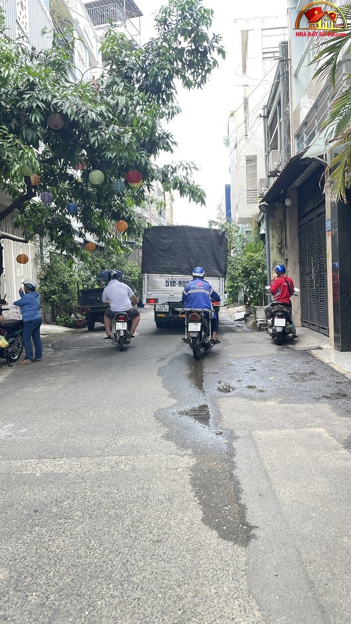 Nhà hẻm xe hơi Lạc Long Quân – Phường cũ 8 Quận Tân Bình – Phường mới 8 – Thành phố Hồ Chí Minh diện tích 35m2 giá 5.4 tỷ