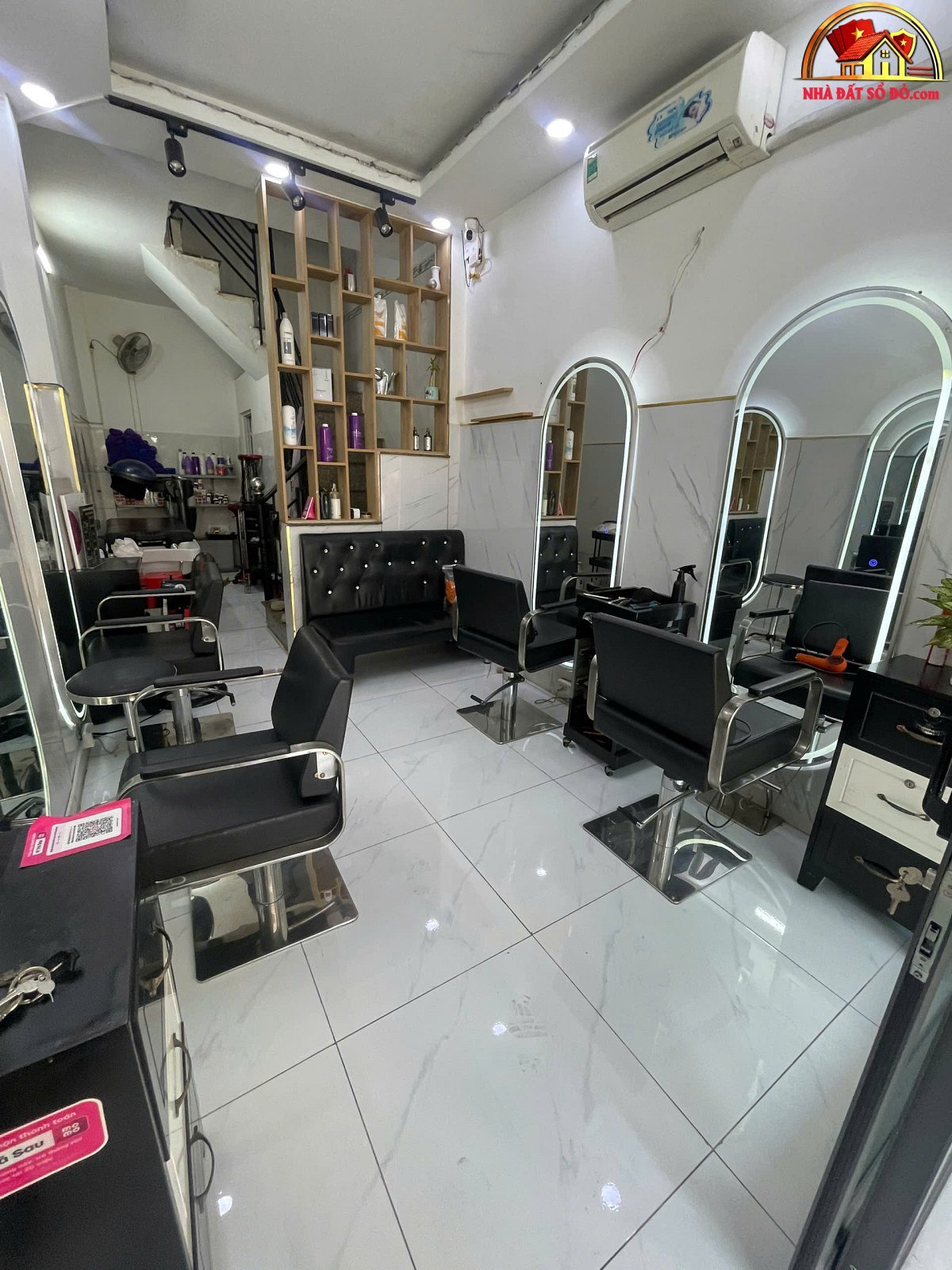 Sang nhượng gấp toàn bộ salon tóc nam nữ tại quận 8 – Phường cũ 2 – Thành phố Hồ Chí Minh – Diện tích 30m2 – Giá 40 triệu
