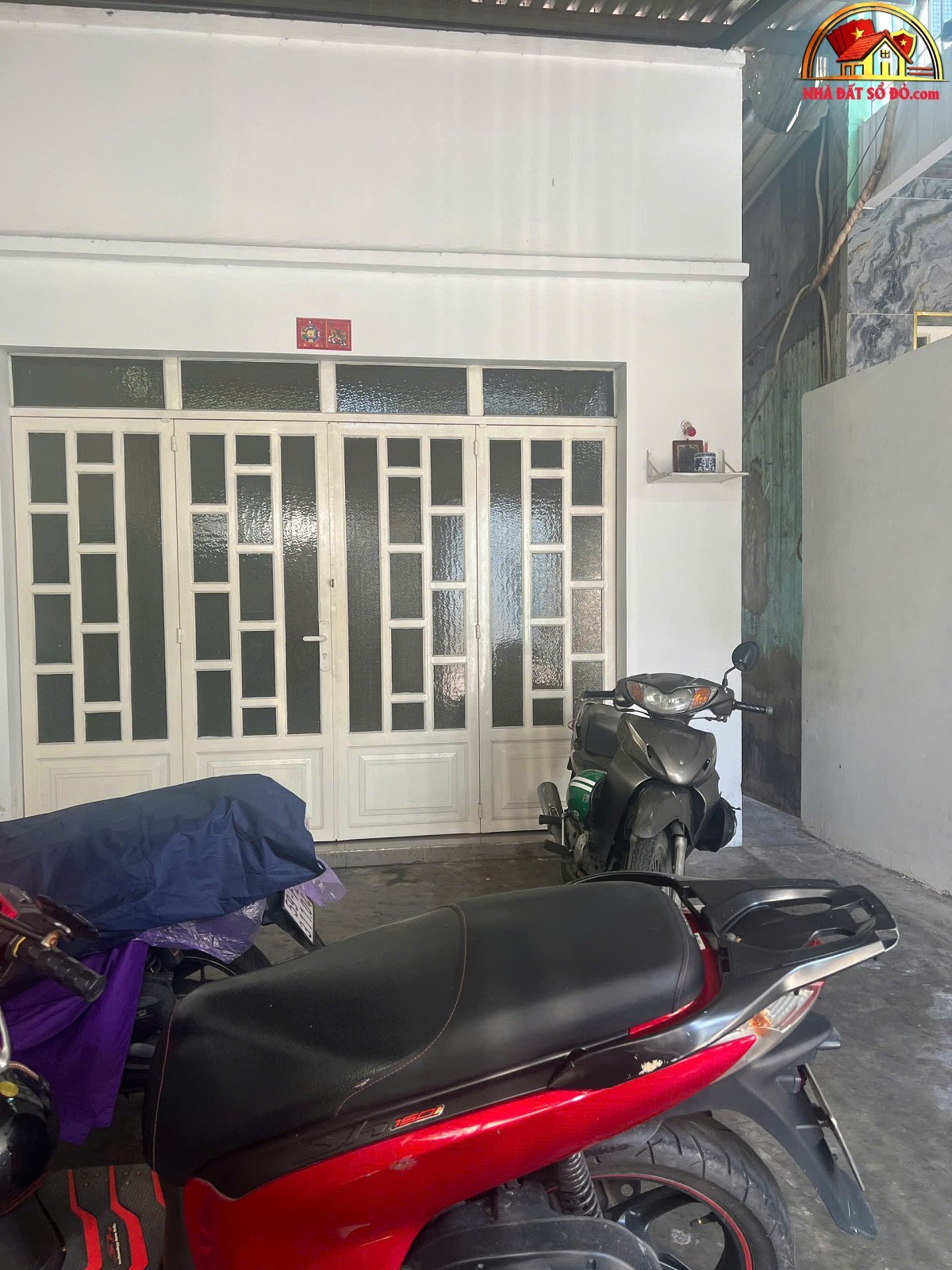 Nhà diện tích lớn 182m2 hẻm thông đường Chánh Hưng – Phường cũ 9 – Quận 8 – Thành phố Hồ Chí Minh giá 9.2 tỷ