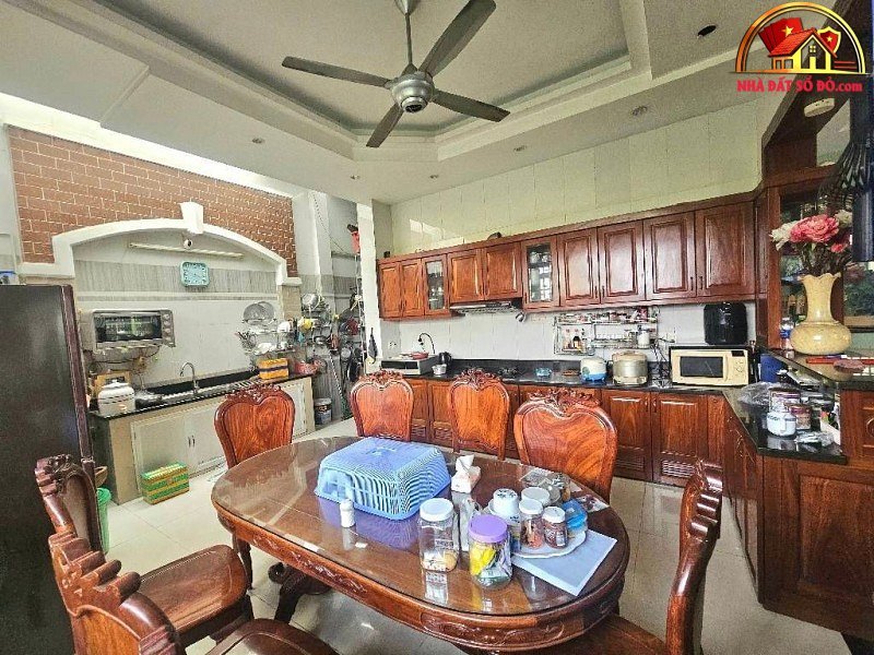 Bán nhà mặt phố đường số 4c – Phường cũ Linh Xuân Quận Thủ Đức – Phường mới Linh Xuân – Thành phố Hồ Chí Minh diện tích 142 m2 giá 9.25 tỷ