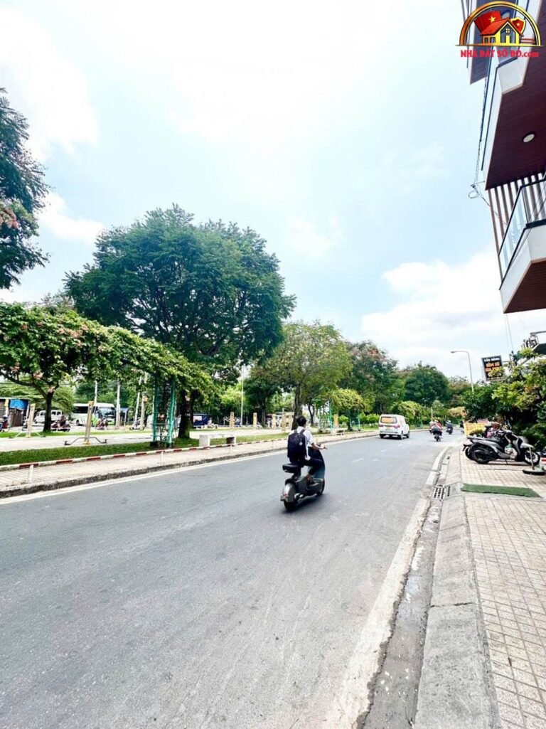 Nhà to nhà bé miễn đẹp là được Đường Kênh Nước Đen – Phường cũ Bình Hưng Hòa Quận Tân Phú – Phường mới Bình Hưng Hòa – Thành phố Hồ Chí Minh diện tích 41m2 giá 5.4 tỷ
