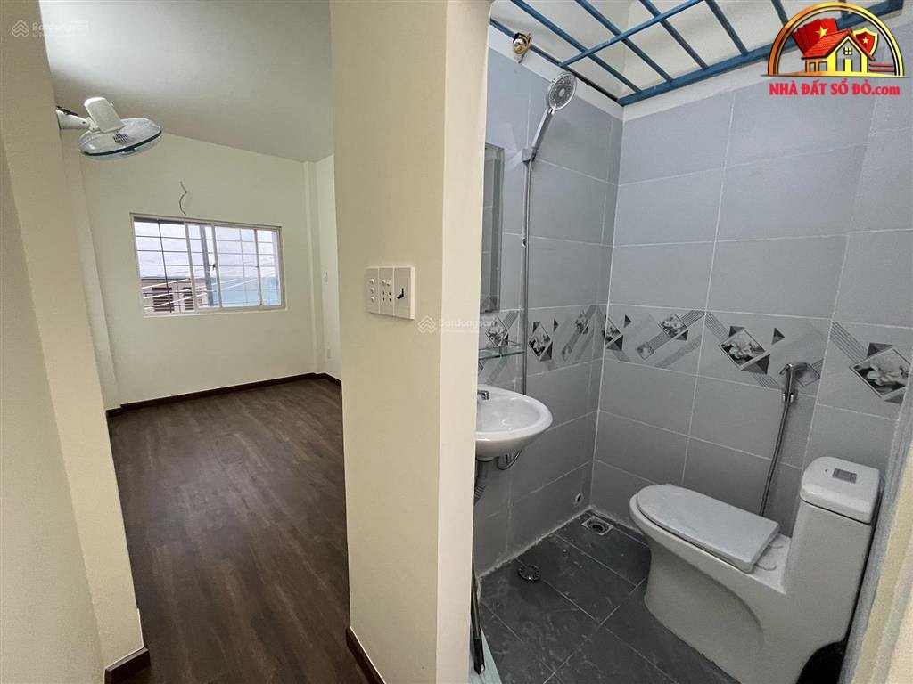 Mua nhà đất Đường Cách Mạng Tháng 8 – Phường cũ 13 Quận 10 – Phường mới Hòa Hưng – Thành phố Hồ Chí Minh diện tích 13 m2 giá 2800000000