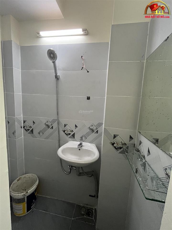 Mua nhà đất Đường Cách Mạng Tháng 8 – Phường cũ 13 Quận 10 – Phường mới Hòa Hưng – Thành phố Hồ Chí Minh diện tích 13 m2 giá 2800000000