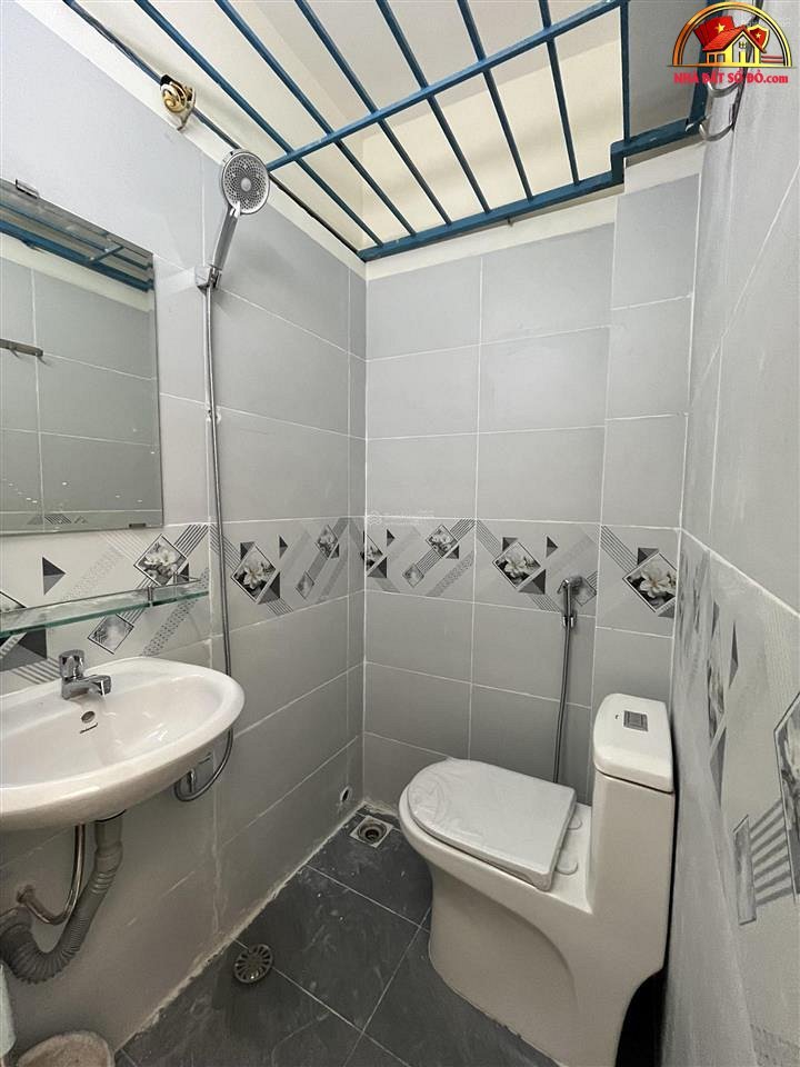 Mua nhà đất Đường Cách Mạng Tháng 8 – Phường cũ 13 Quận 10 – Phường mới Hòa Hưng – Thành phố Hồ Chí Minh diện tích 13 m2 giá 2800000000