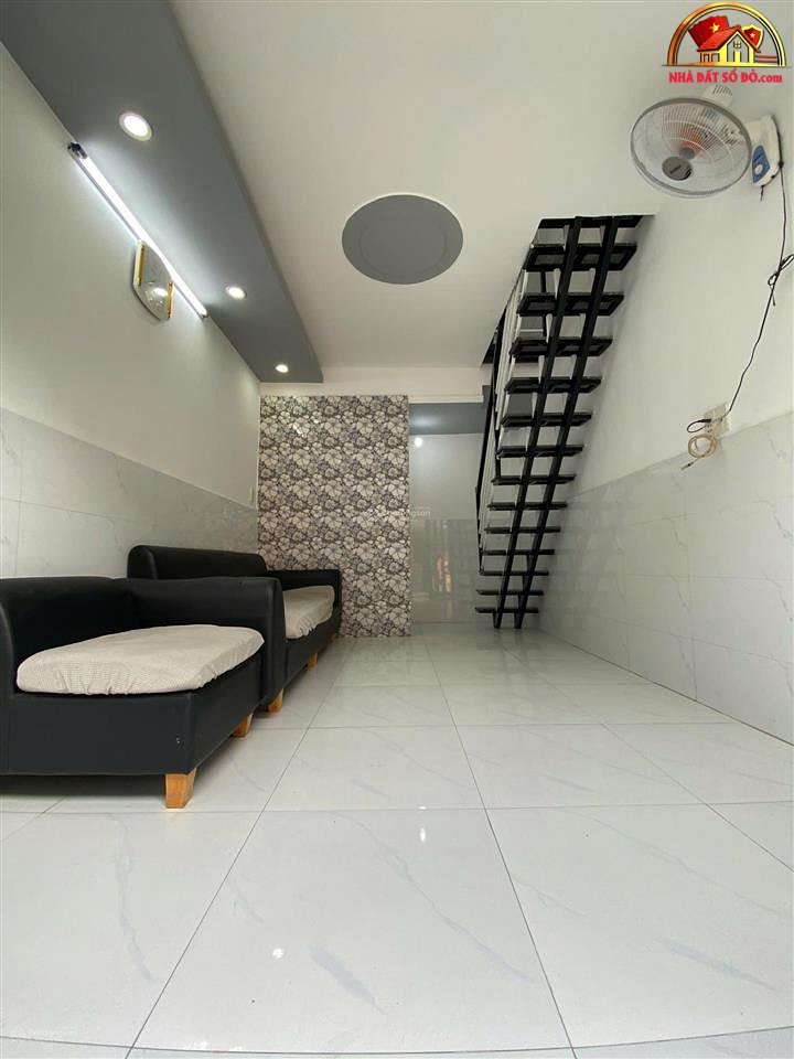 Bán nhà đất Đường Đội Cung – Phường cũ 11 Quận 11 – Phường mới 11 – Thành phố Hồ Chí Minh Diện tích 18 m2 Giá 3.55 tỷ
