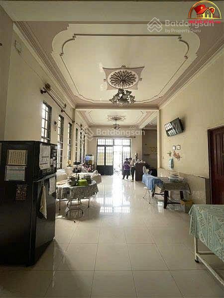 Bán nhà đất Đường Thoại Ngọc Hầu – Phường cũ Phú Thạnh Quận Tân Phú – Phường mới Phú Thạnh – Thành phố Hồ Chí Minh Diện tích 108 m2 Giá 10 tỷ