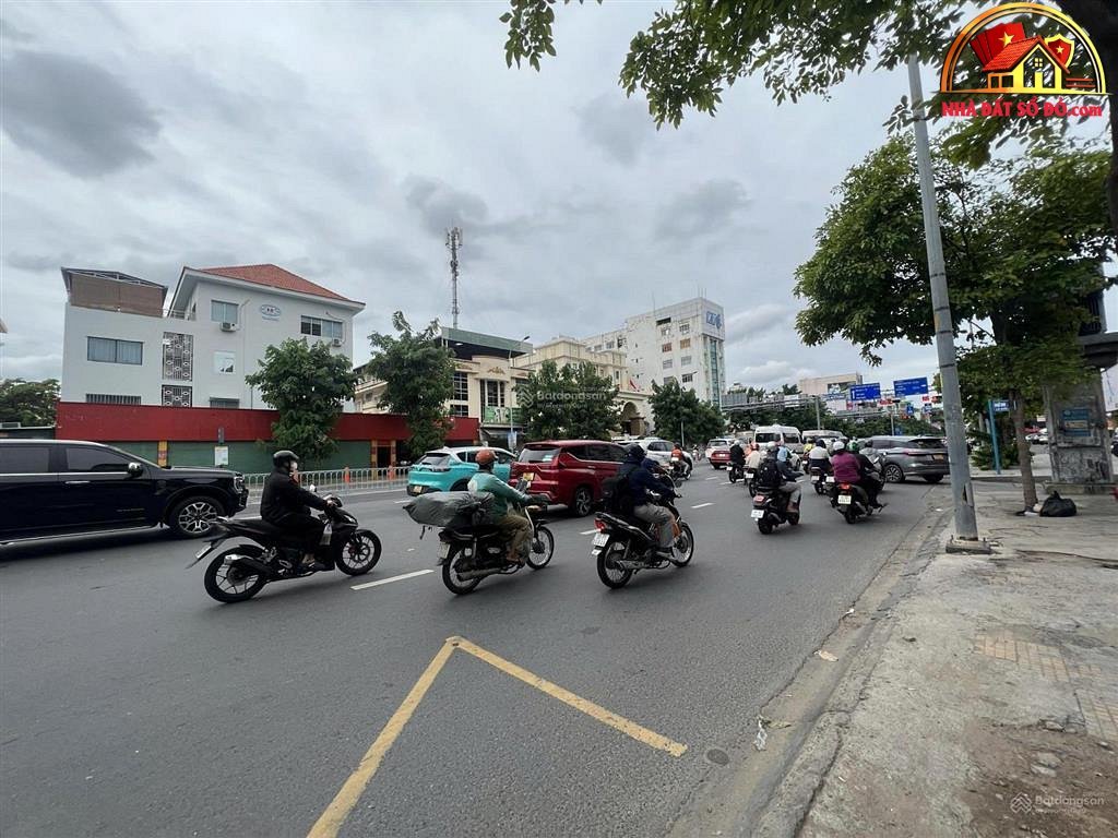 Bán nhà đất Đường Cộng Hòa – Phường cũ Không xác định Quận Tân Bình – Phường mới Không xác định – Thành phố Hồ Chí Minh diện tích 99 m2 giá 27 tỷ