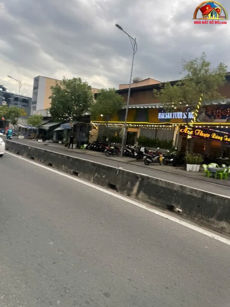 Bán nhà đất Đường Phan Văn Hớn – Phường cũ Tân Thới Nhất Quận 12 – Phường mới Tân Thới Nhất – Thành phố Hồ Chí Minh diện tích 705 m² giá 49000000000