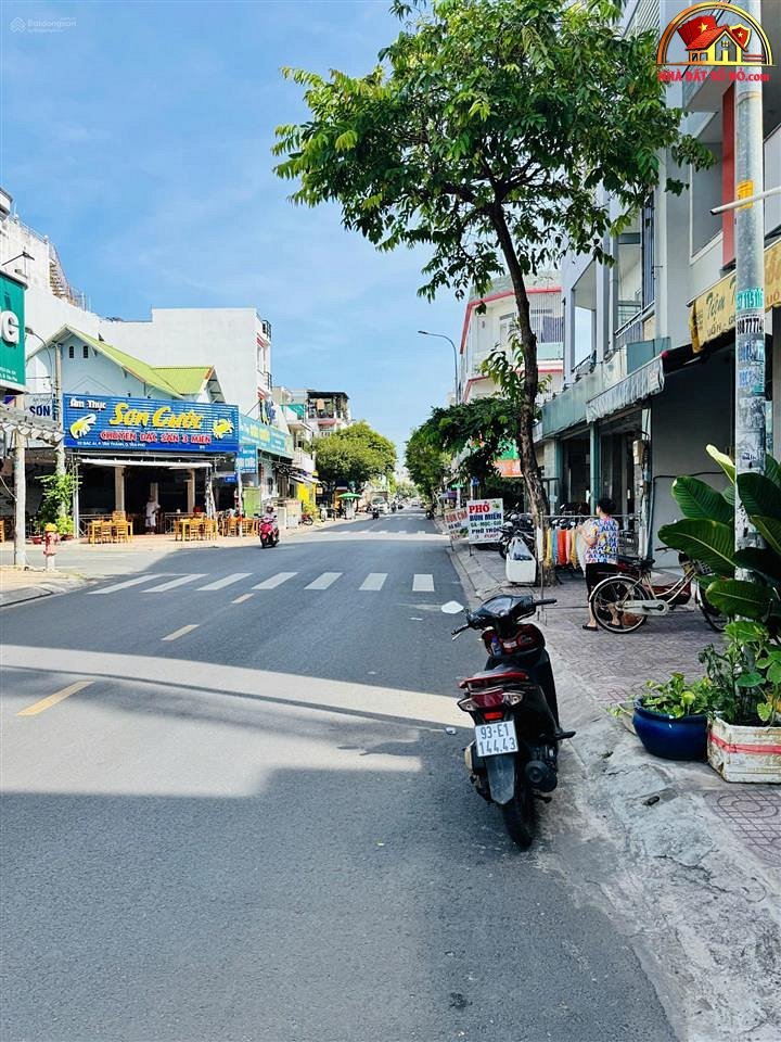 Bán nhà đất Đường Nguyễn Xuân Khoát – Phường cũ Không xác định – Quận Không xác định – Phường mới Không xác định – Thành phố Hồ Chí Minh 132 m2 18.5 tỷ