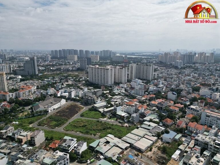 Xu hướng bất động sản sổ đỏ 2026–2027: Cơ hội và thách thức