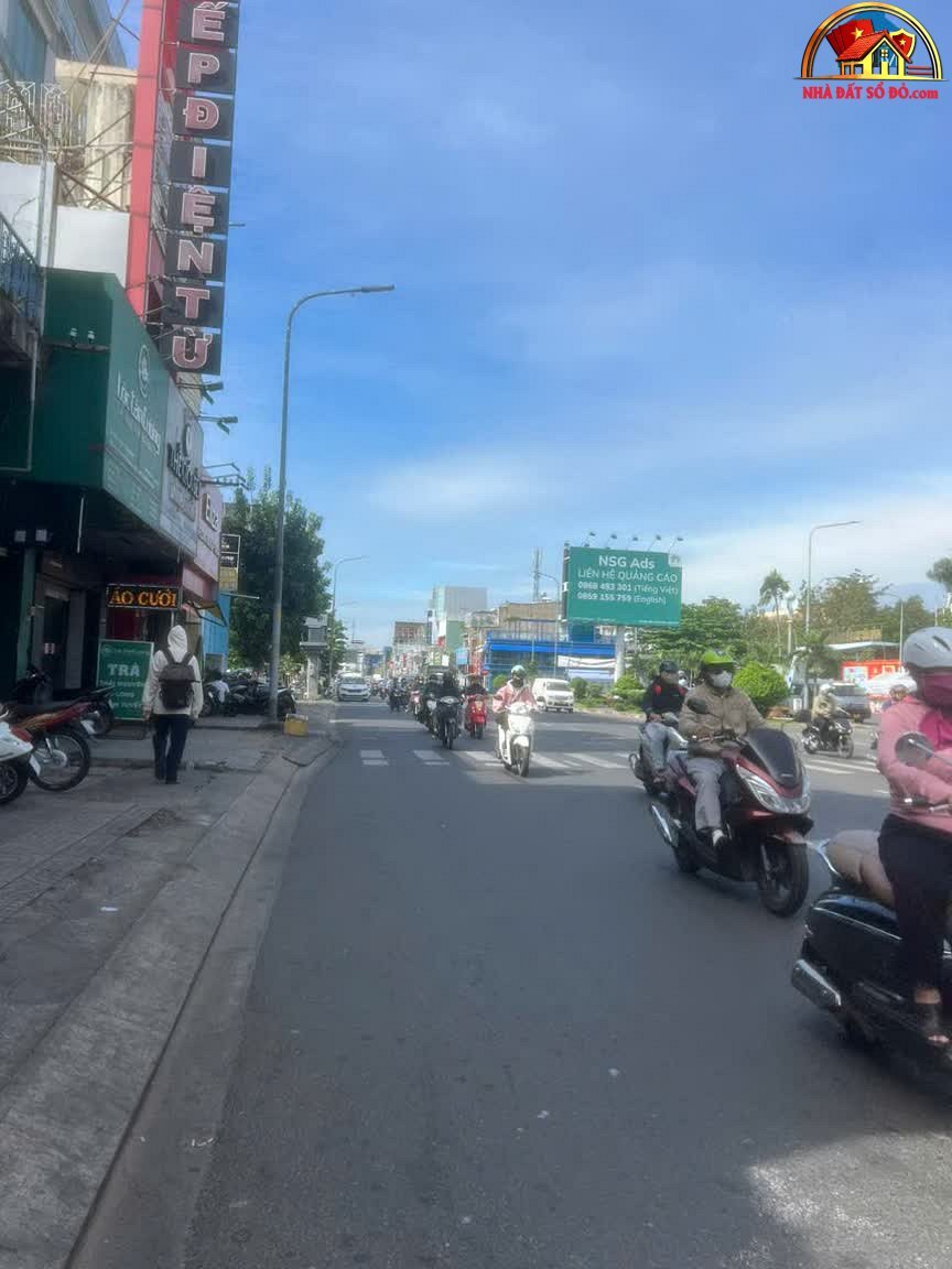Bán nhà đất Đường Hoàng Văn Thụ – Phường cũ 4 Quận Tân Bình – Phường mới 4 – Thành phố Hồ Chí Minh 415.08 m² 30 tỷ