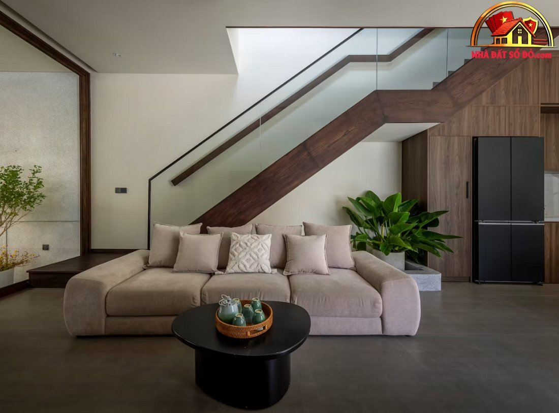 Nhà lô góc Phan Rang: Lớp vỏ đá rửa và phương án hướng nội ứng xử với nắng gió- Ảnh 4. Nhà lô góc Phan Rang: Lớp vỏ đá rửa và phương án hướng nội ứng xử với nắng gió- Ảnh 4.