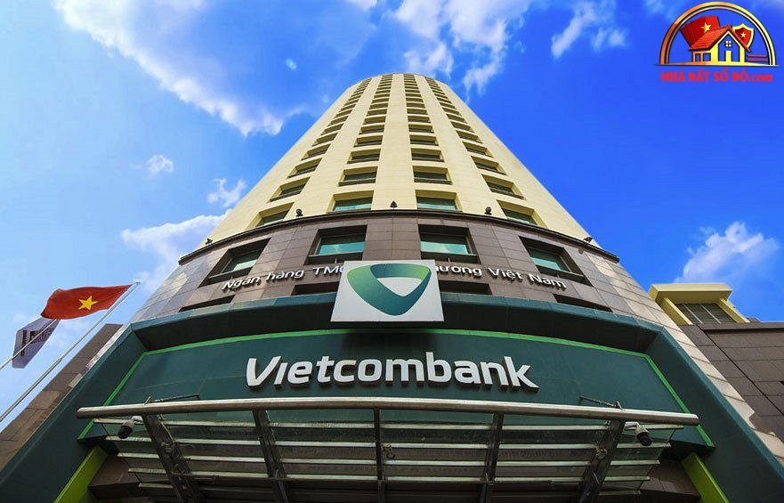 Vietcombank lãi hơn 24.000 tỷ đồng sau 6 tháng, nợ xấu tăng nhẹ- Ảnh 1.