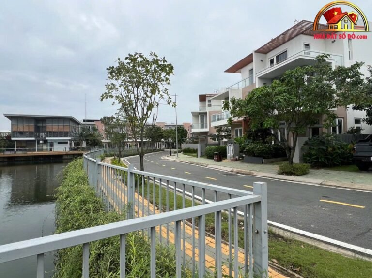 Biệt thự 3 mặt tiền view hồ 3 tầng – 120m2 – shr khu đô thị dragon village – Bán nhà đất Đường 990 – Phường cũ Phú Hữu – Huyện Không xác định – Thành phố Hồ Chí Minh – 10 tỷ