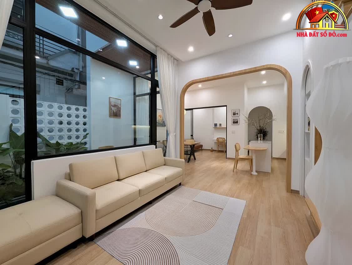 Nhà 3 tầng ngay trung tâm Hải Châu – Đà Nẵng chỉ 13.7 tỷ – Gần 2 bệnh viện – NHÀ ĐẤT BẤT ĐỘNG SẢN SỔ ĐỎ