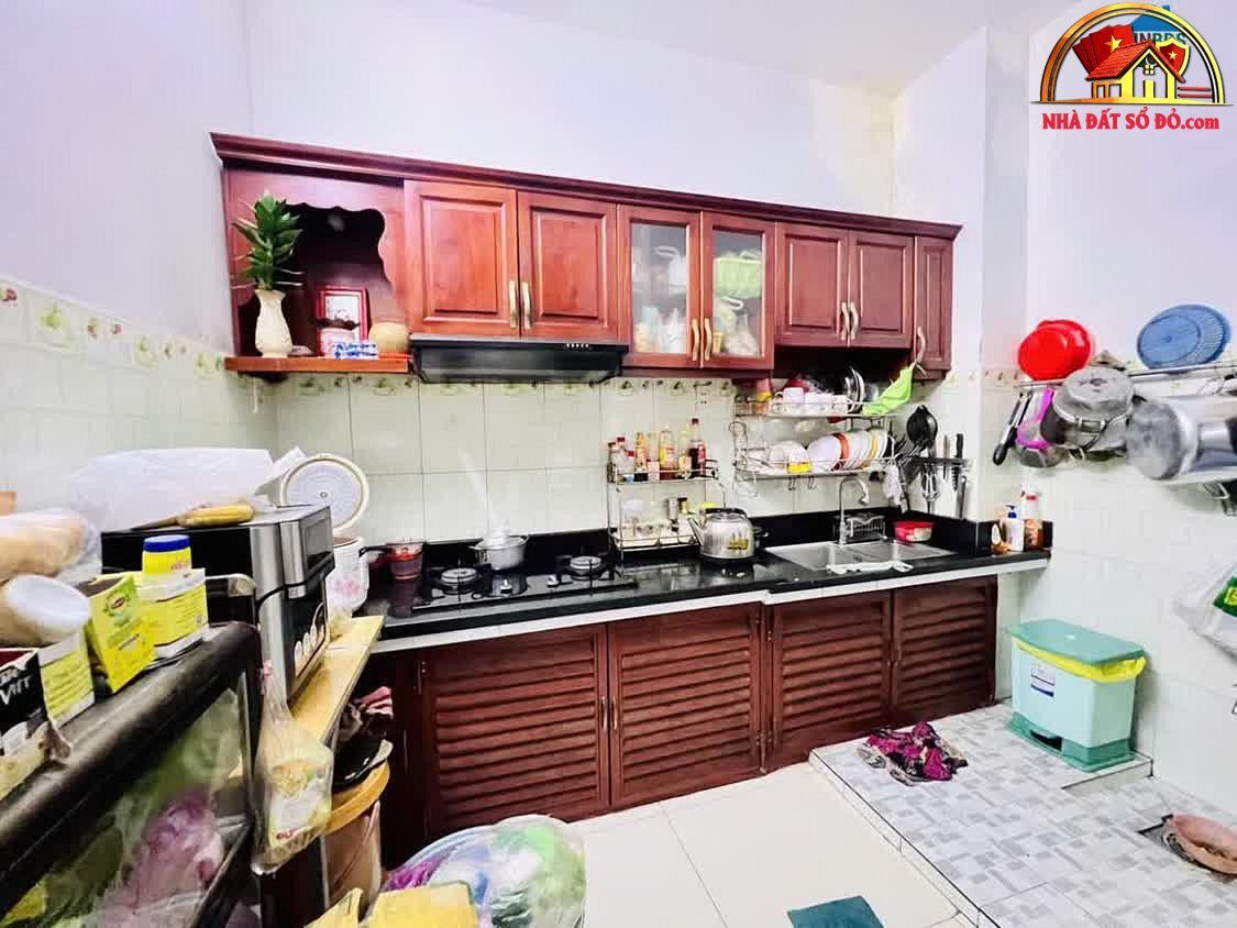 Nhà Đẹp 3 Tầng Cạnh Hẻm Xe Hơi Chỉ 4.2 Tỷ – REVIEW NHÀ PHỐ